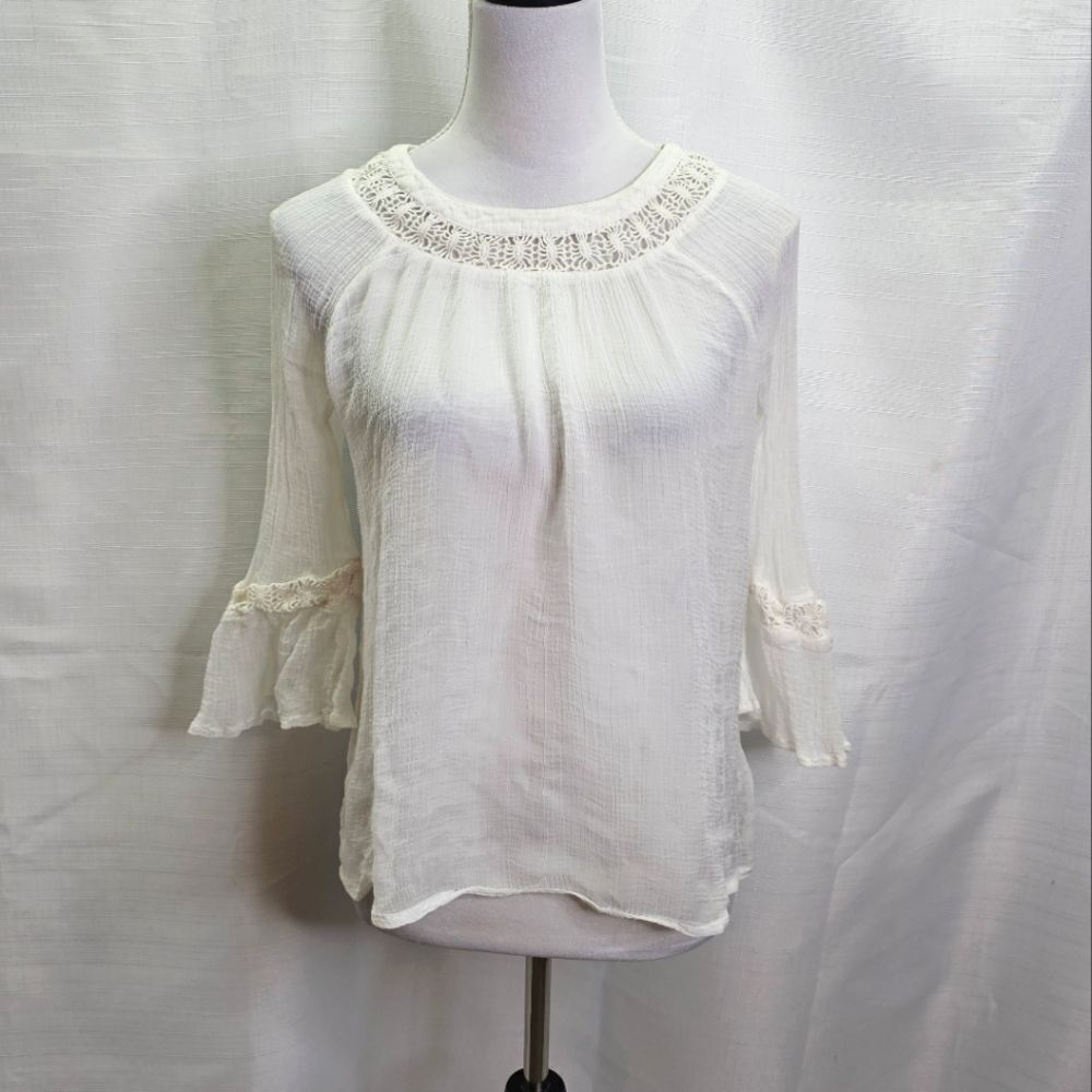 Kimchi Blue Urban Outfitters White Crinkle Split Back Blouse Size XS